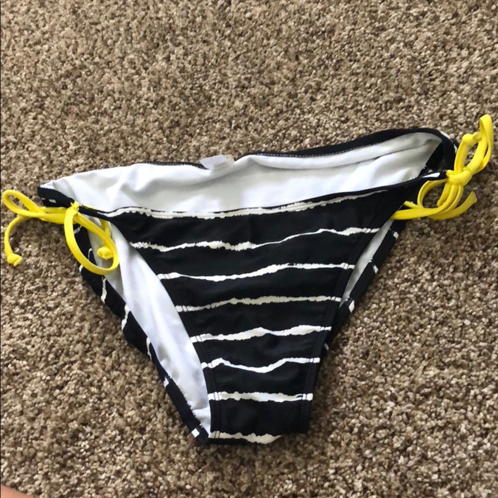 Bikini bottoms
